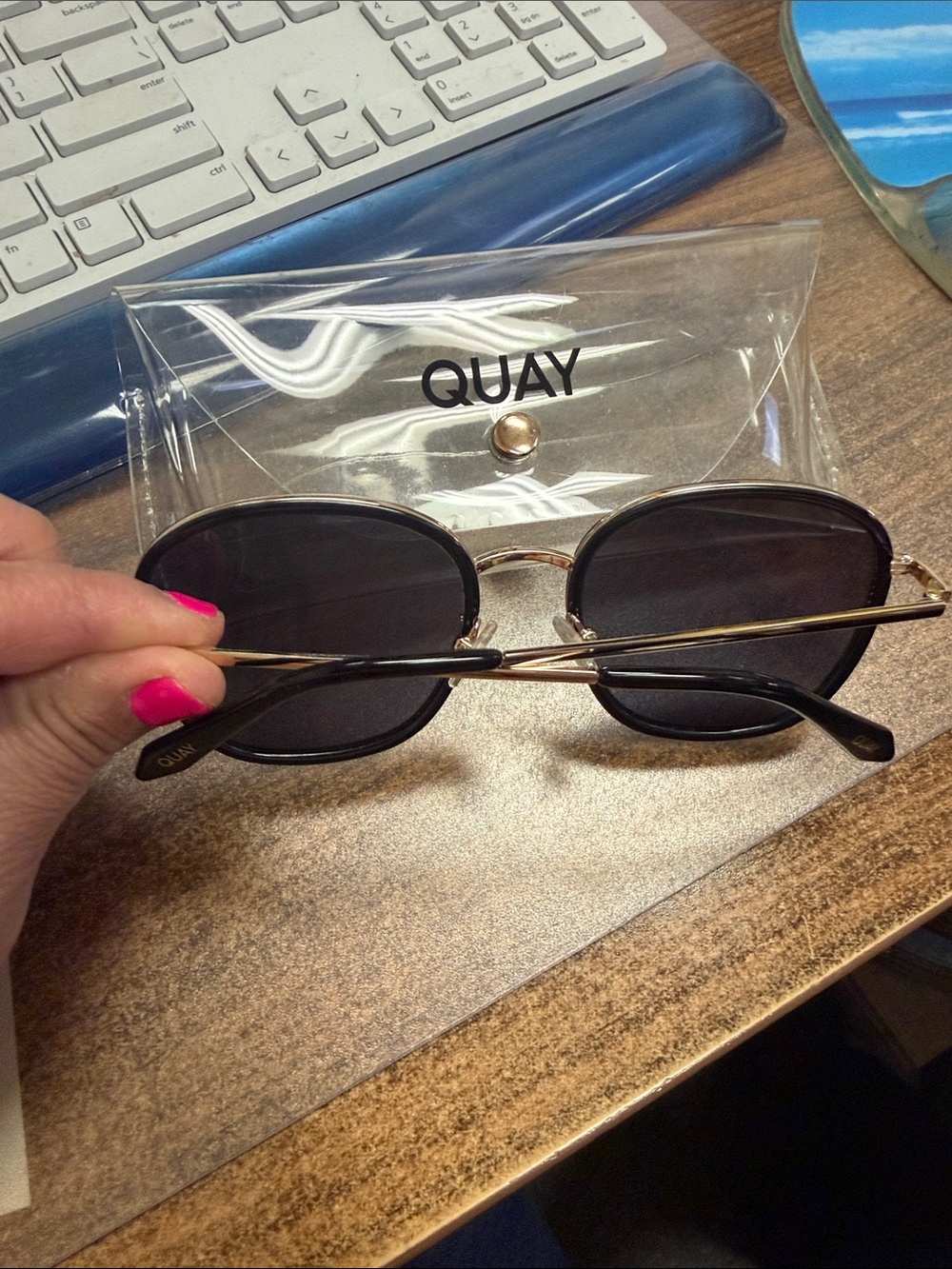 Quay Australia Black and Gold Sunglasses with Clear Case - Picture 2 of 5